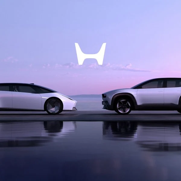 Dezeen Agenda prezintă logo-ul revizuit al Honda pentru vehicule electrice.