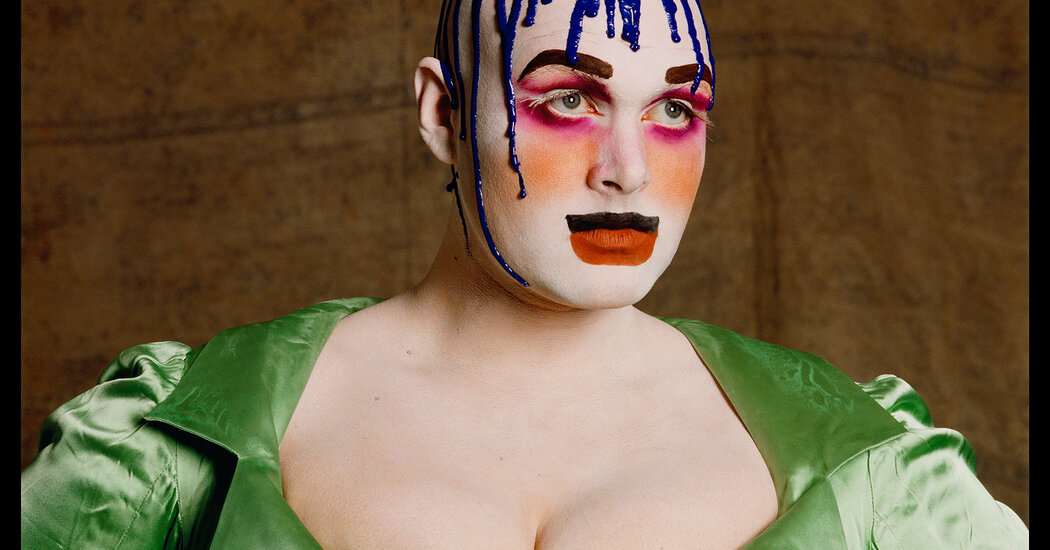 Leigh Bowery soseste la Tate Modern, fara etichete